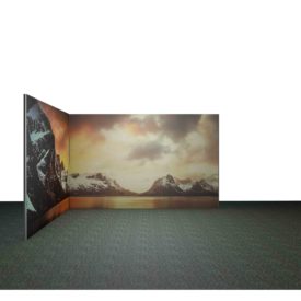 Banner walls, corner